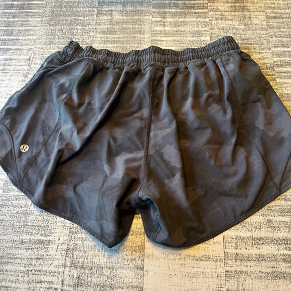 Lululemon hotty hot shorts - Picture 2 of 3